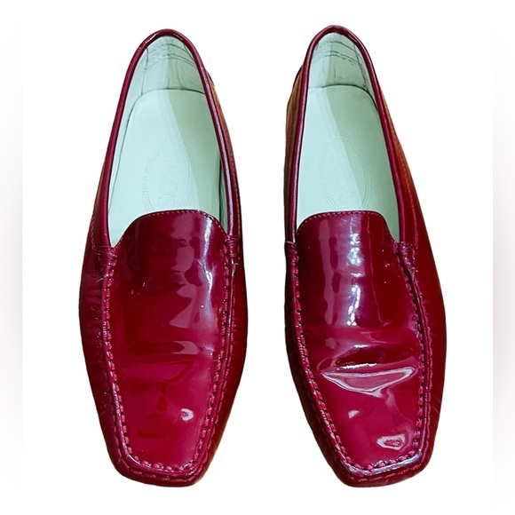 Tod’s Red Patent Leather Loafer Moccasin Driving Shoe Size 38 / 8 Shiny Low Heel - Picture 5 of 10